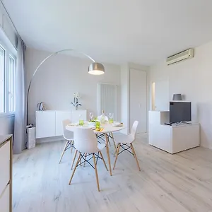 Apartment Valeria By Wonderful Italy, Sirmione